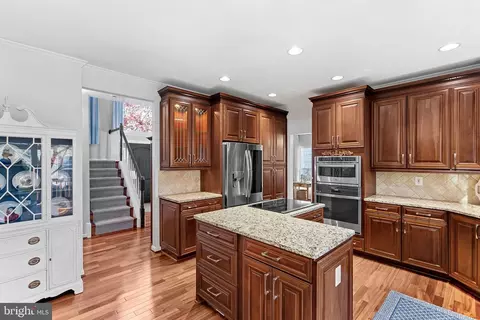 Kitchen - 20340 Advantage Ct, Ashburn, VA 20147 photo 3 of 9
