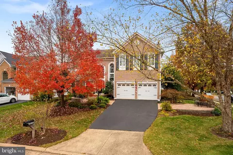 Exterior - 20340 Advantage Ct, Ashburn, VA 20147 photo 10 of 17