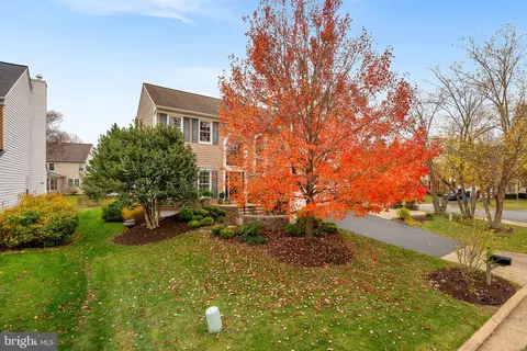 Exterior - 20340 Advantage Ct, Ashburn, VA 20147 photo 9 of 17