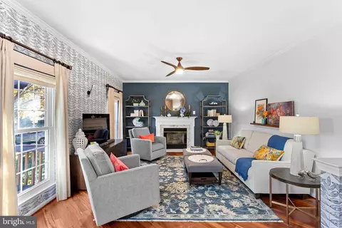 Living - 20340 Advantage Ct, Ashburn, VA 20147 photo 3 of 3