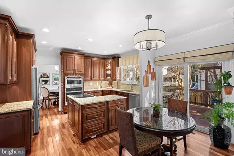 Kitchen - 20340 Advantage Ct, Ashburn, VA 20147 photo 7 of 9