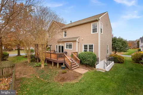 Exterior - 20340 Advantage Ct, Ashburn, VA 20147 photo 2 of 17