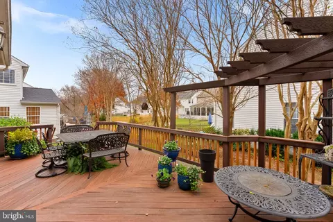 Exterior - 20340 Advantage Ct, Ashburn, VA 20147 photo 6 of 17