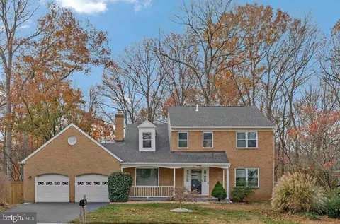 814 Potomac Ridge Ct, Sterling, VA 20164