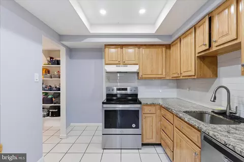 Kitchen - 26 Carousel Ct, Sterling, VA 20164 photo 2 of 2