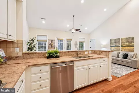 20439 Old Grey Pl, Ashburn, VA 20147 photo 9