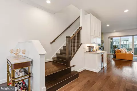 Entry Way - 20379 Codman Dr, Ashburn, VA 20147 photo 8 of 11
