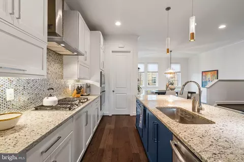 Kitchen - 20379 Codman Dr, Ashburn, VA 20147 photo 2 of 4