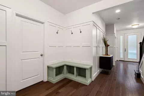Entry Way - 20379 Codman Dr, Ashburn, VA 20147 photo 6 of 11