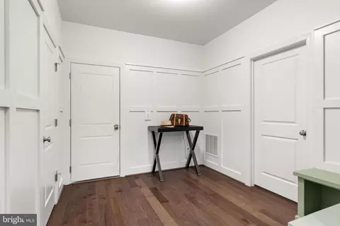 Entry Way - 20379 Codman Dr, Ashburn, VA 20147 photo 5 of 11