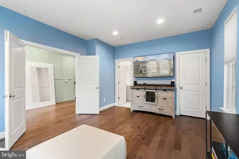 Entry Way - 20379 Codman Dr, Ashburn, VA 20147 photo 4 of 11