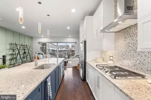 Kitchen - 20379 Codman Dr, Ashburn, VA 20147 photo 4 of 4