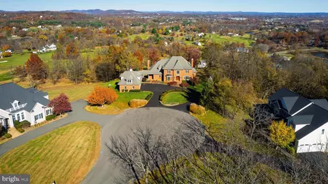 35060 Patience Ct, Round Hill, VA 20141
