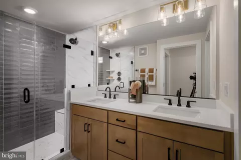 Bath - 44578 Strabane Ter, Ashburn, VA 20147 photo 1 of 2