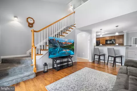 514 Sunset View Ter SE #402, Leesburg, VA 20175
