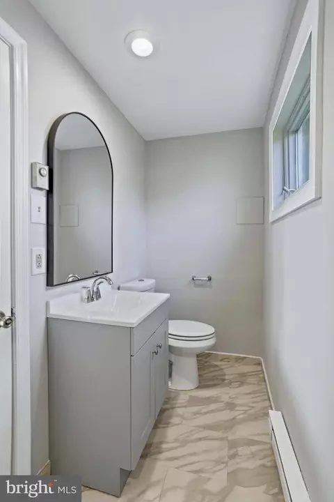 Bath - 600 E Poplar Rd, Sterling, VA 20164 photo 5 of 6
