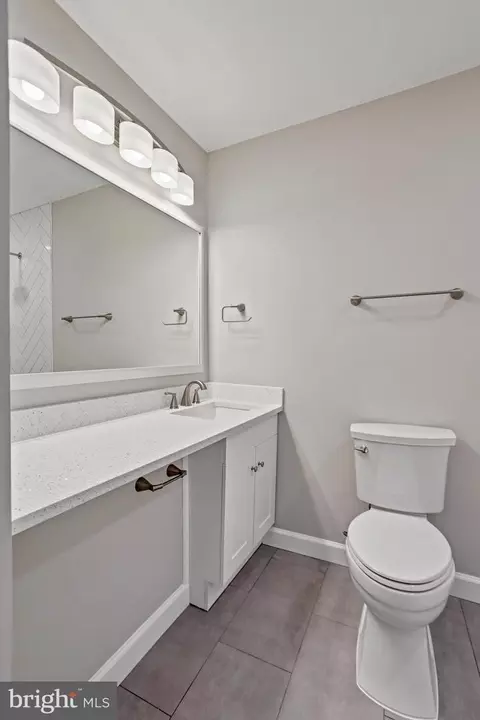 Bath - 600 E Poplar Rd, Sterling, VA 20164 photo 3 of 6