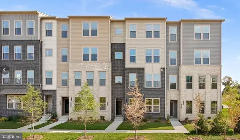 19711 Misty Moss Sq, Ashburn, VA 20147