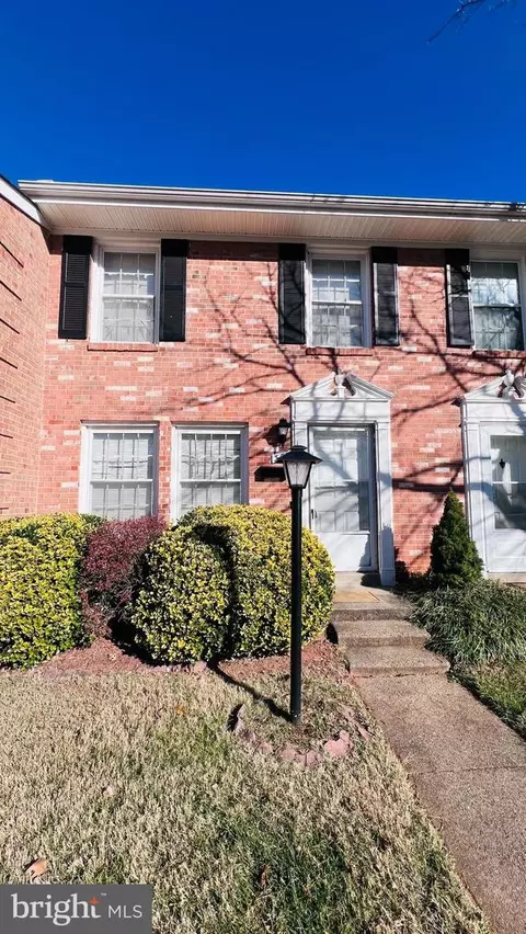 308 E Cornell Dr, Sterling, VA 20164