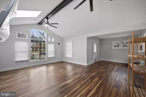 Entry Way - 220 E Colonial Hwy, Hamilton, VA 20158 photo 1 of 4