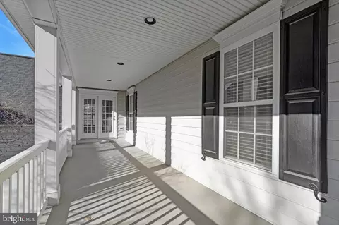 Exterior - 20319 Bowfonds St, Ashburn, VA 20147 photo 10 of 15