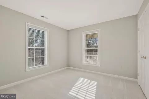 Bedroom - 20319 Bowfonds St, Ashburn, VA 20147 photo 6 of 7