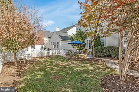 Exterior - 20319 Bowfonds St, Ashburn, VA 20147 photo 15 of 15