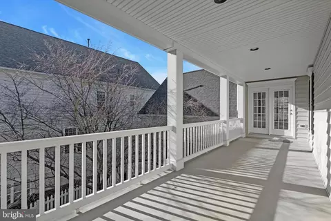 Exterior - 20319 Bowfonds St, Ashburn, VA 20147 photo 12 of 15