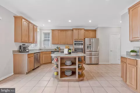 Kitchen - 20319 Bowfonds St, Ashburn, VA 20147 photo 1 of 4