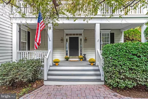 Exterior - 20319 Bowfonds St, Ashburn, VA 20147 photo 6 of 15