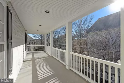 Exterior - 20319 Bowfonds St, Ashburn, VA 20147 photo 11 of 15