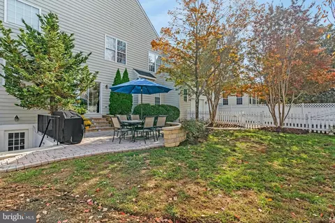 Exterior - 20319 Bowfonds St, Ashburn, VA 20147 photo 14 of 15