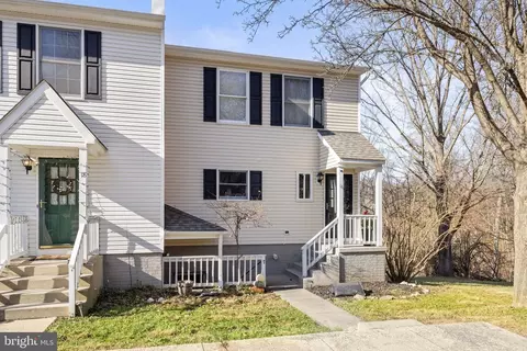 17 Stonewall Ct, Middleburg, VA 20117