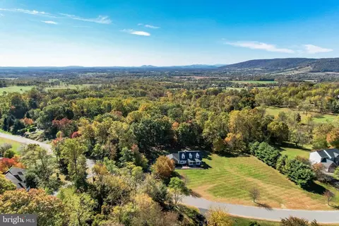 18180 Turnberry Dr, Round Hill, VA 20141