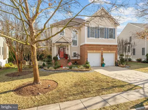 1221 Tennessee Dr NE, Leesburg, VA 20176