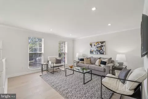 Living - 43501 Postrail Sq, Ashburn, VA 20147 photo 3 of 6