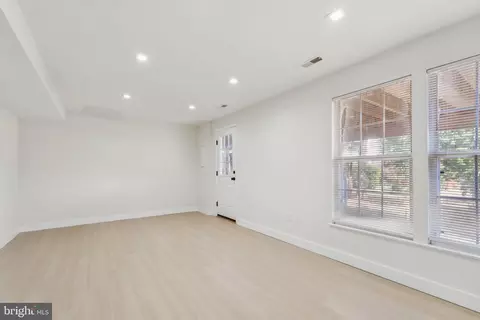 Living - 43501 Postrail Sq, Ashburn, VA 20147 photo 6 of 6