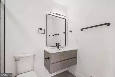 Bath - 43501 Postrail Sq, Ashburn, VA 20147 photo 3 of 4