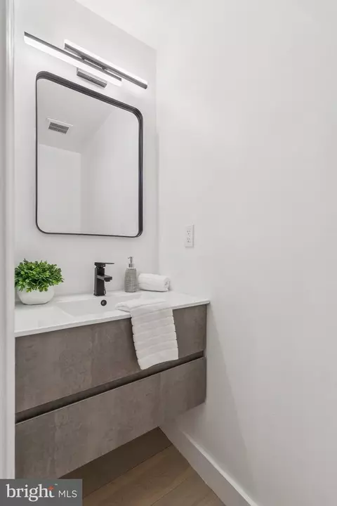 Bath - 43501 Postrail Sq, Ashburn, VA 20147 photo 1 of 4