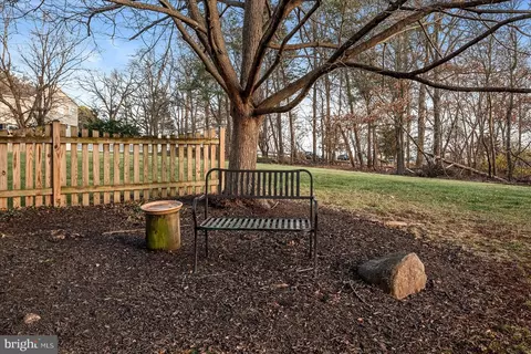 Exterior - 43619 Preddy Ct, Ashburn, VA 20147 photo 9 of 10
