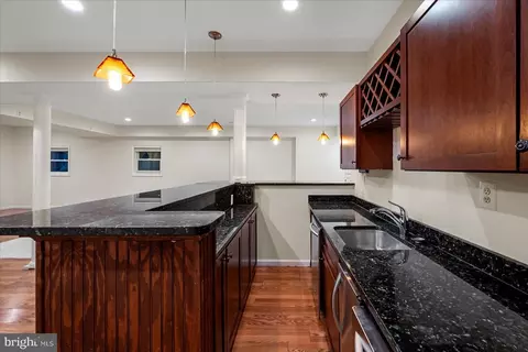 Kitchen - 43619 Preddy Ct, Ashburn, VA 20147 photo 4 of 4