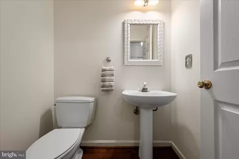 Bath - 43619 Preddy Ct, Ashburn, VA 20147 photo 1 of 4