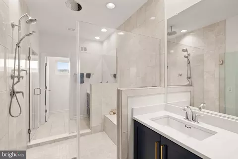 Bath - 20254 Northpark Dr, Ashburn, VA 20147 photo 5 of 6