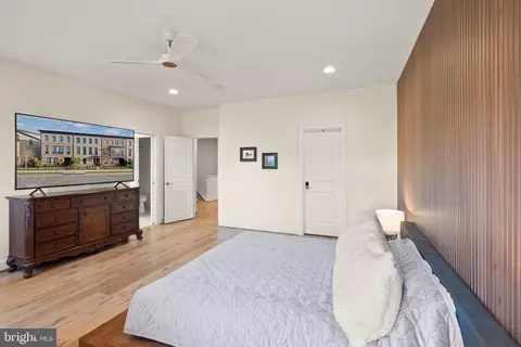 Bedroom - 20254 Northpark Dr, Ashburn, VA 20147 photo 4 of 7