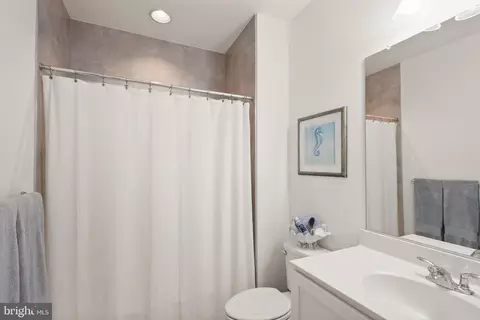 Bath - 20254 Northpark Dr, Ashburn, VA 20147 photo 6 of 6