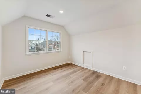 Bedroom - 20385 Medalist Dr, Ashburn, VA 20147 photo 1 of 5
