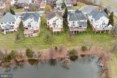 View/Area - 20385 Medalist Dr, Ashburn, VA 20147 photo 7 of 9