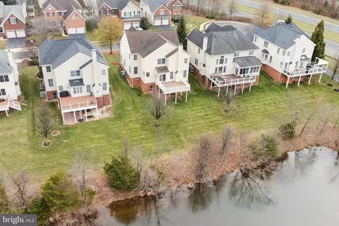View/Area - 20385 Medalist Dr, Ashburn, VA 20147 photo 4 of 9