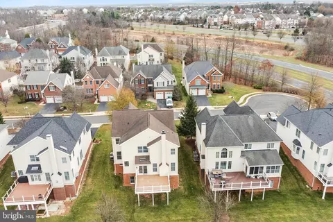 View/Area - 20385 Medalist Dr, Ashburn, VA 20147 photo 8 of 9