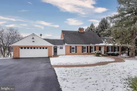 17747 Silcott Springs Rd, Purcellville, VA 20132